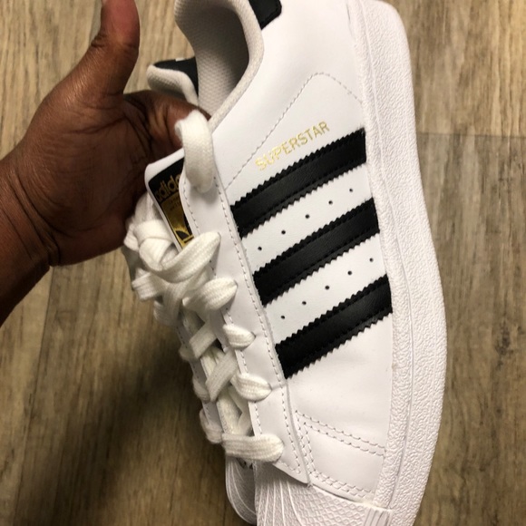 Black and white shell toe adidas - Picture 5 of 6